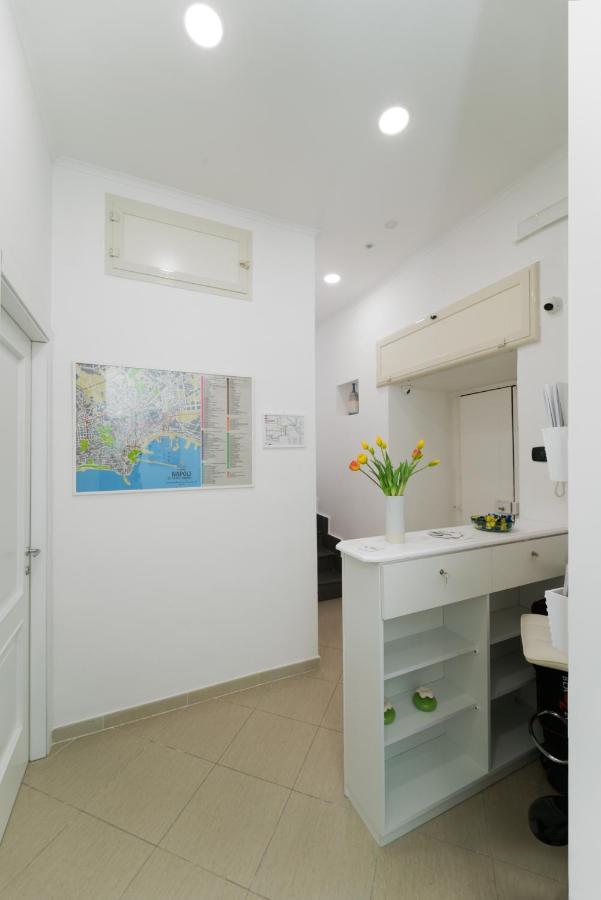 Suite & Luxury Rooms Palazzo Diomede Carafa Naples Exterior photo
